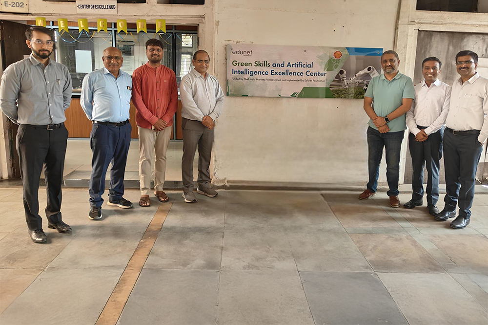 Group picture of NSTI students